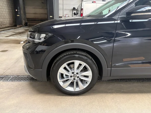 VOLKSWAGEN T-Cross (2026) — foto 2 van 19