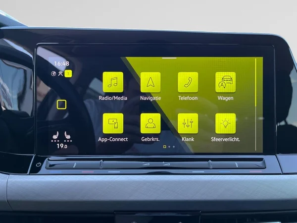 VOLKSWAGEN Golf VIII SW (2024) — foto 4 van 22