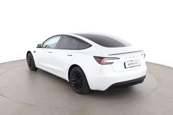 Tesla Model (2025) — foto 11 van 17