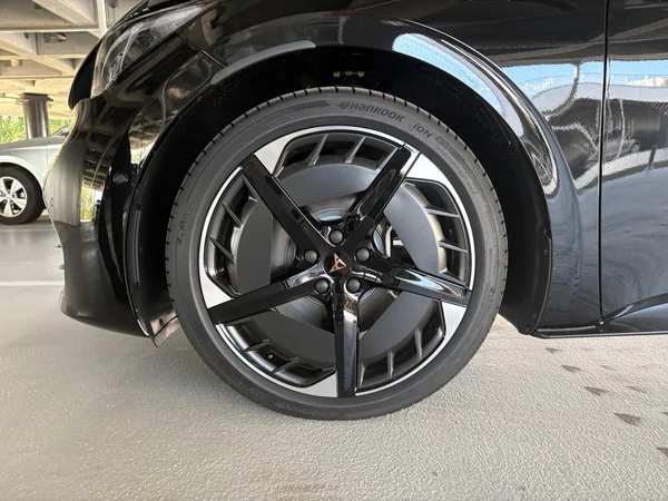CUPRA Born (2025) — foto 16 van 24