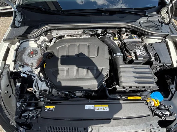 VOLKSWAGEN Golf VIII GTI (2024) — foto 15 van 24