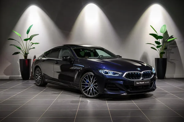 BMW M8 (2023) — foto 23 van 38