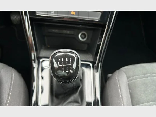 Volkswagen TOURAN (2024) — foto 14 van 29