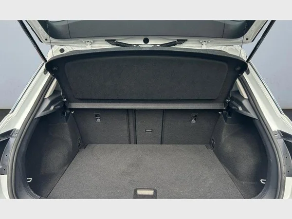 Volkswagen T-Roc (2022) — foto 21 van 29