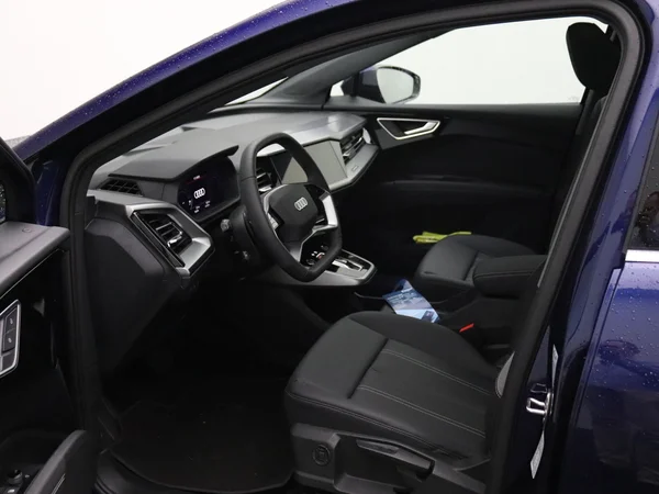 AUDI Q4 e-tron (2025) — foto 20 van 23