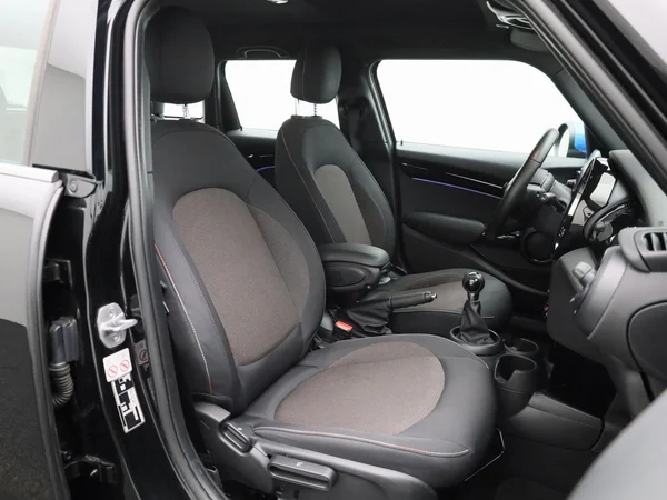 MINI One (2022) — foto 20 van 32