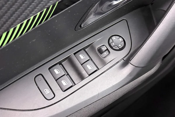Peugeot 2008 (2023) — foto 7 van 37