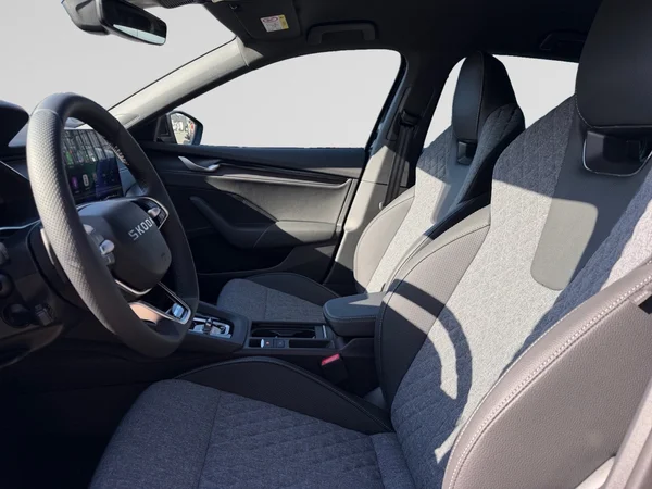 SKODA Octavia Combi (2026) — foto 3 van 23