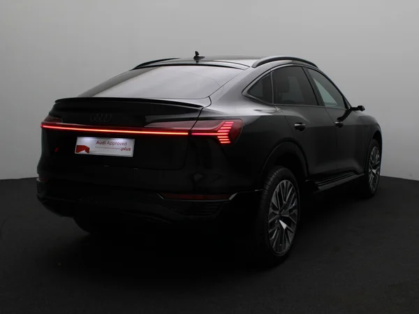 AUDI Q8 e-tron Sportback (2024) — foto 23 van 31