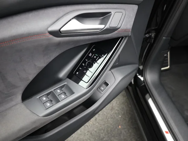 AUDI Q6 Sportback e-tron (2026) — foto 8 van 28