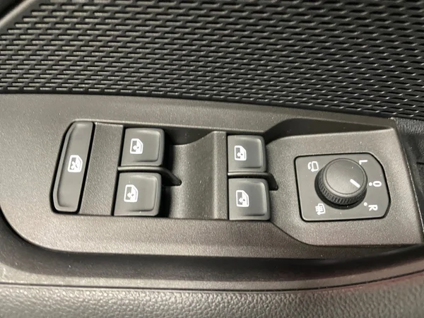 SKODA Octavia Combi (2024) — foto 7 van 15