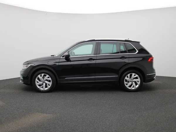Volkswagen Tiguan (2021) — foto 34 van 41