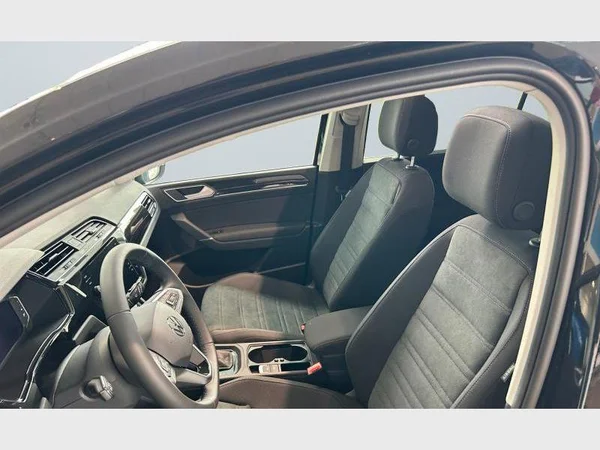 VOLKSWAGEN Touran (2026) — foto 16 van 17