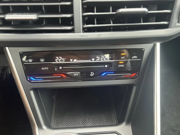 VOLKSWAGEN Polo (2024) — foto 7 van 15