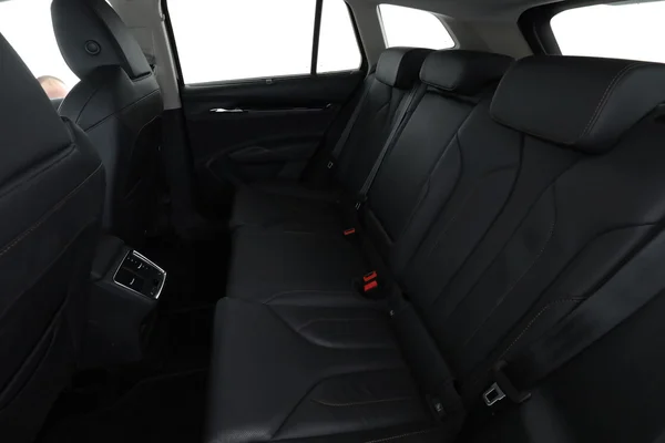 Skoda Enyaq (2021) — foto 6 van 17