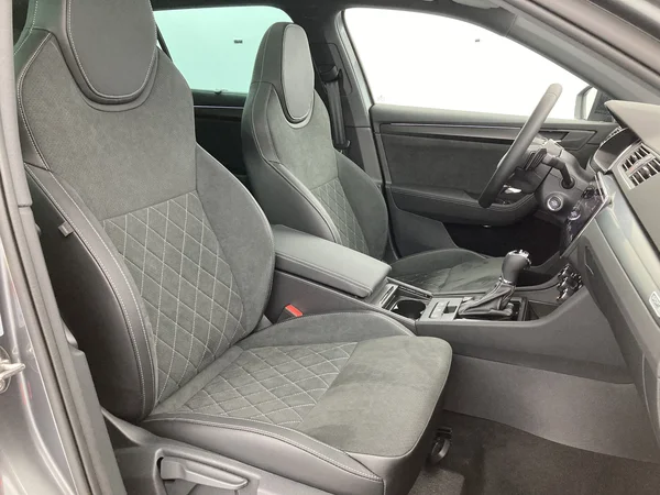SKODA Superb Combi (2023) — foto 15 van 31