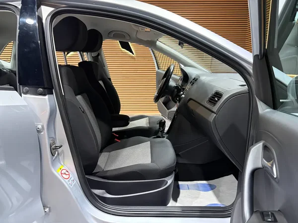 Volkswagen Polo (2014) — foto 3 van 18