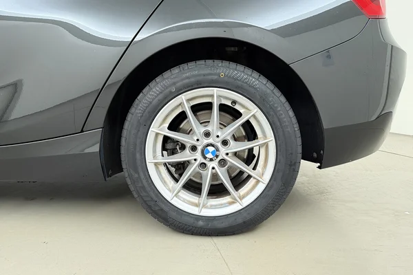BMW 1 HATCH (2019) — foto 16 van 19