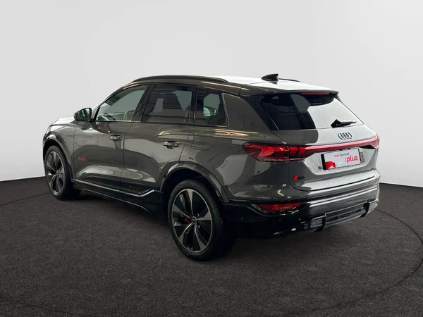 AUDI Q6 e-tron (2025) — foto 12 van 22