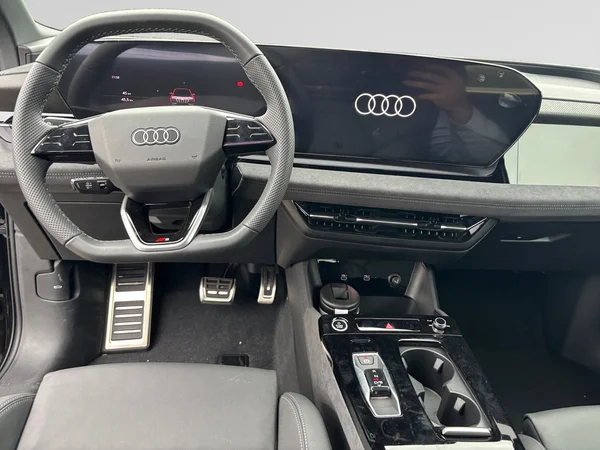 AUDI Q6 e-tron (2025) — foto 14 van 24