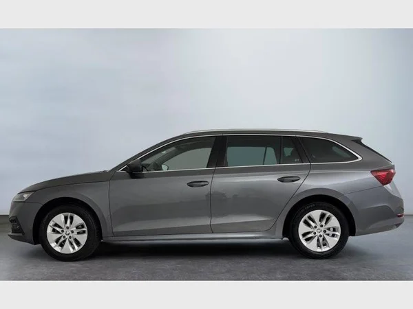 Skoda Octavia Combi (2022) — foto 10 van 15