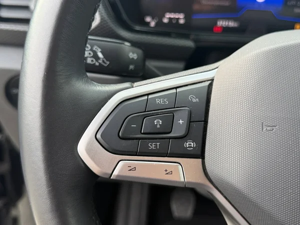 VOLKSWAGEN T-Cross (2023) — foto 3 van 21
