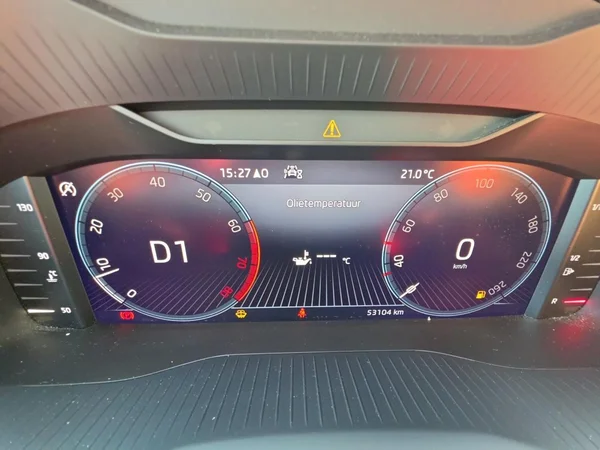 SKODA Karoq (2023) — foto 6 van 24