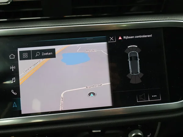 Audi Q3 (2019) — foto 11 van 27