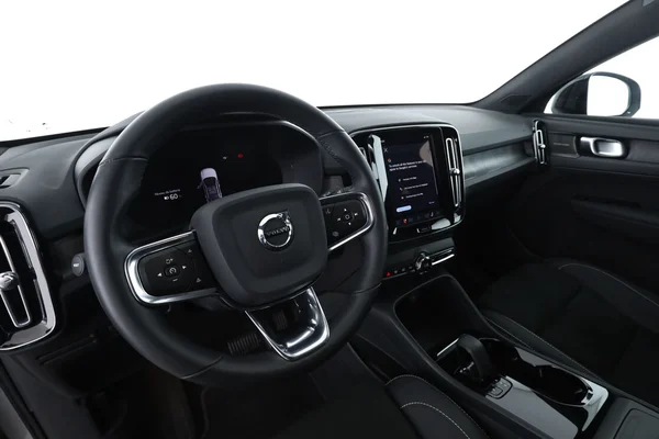 Volvo C40 (2022) — foto 2 van 16