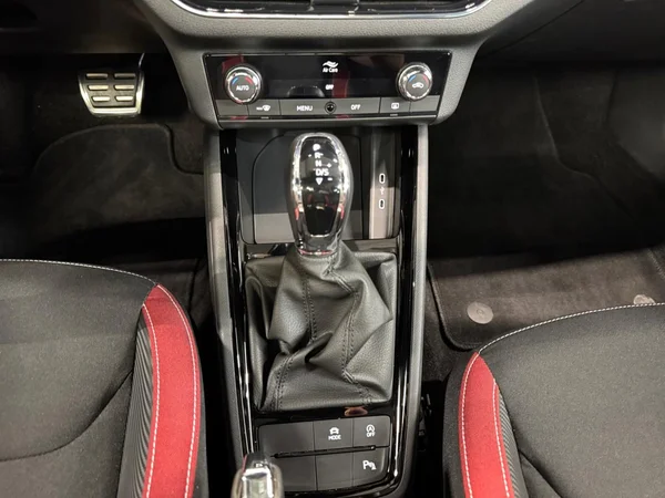 SKODA Scala (2024) — foto 3 van 24