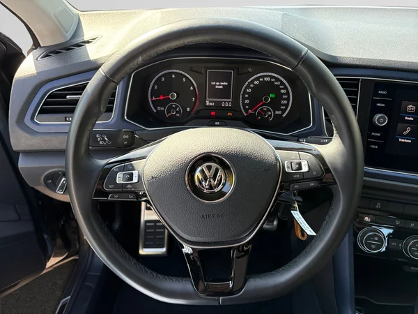 VOLKSWAGEN T-Roc (2020) — foto 4 van 21