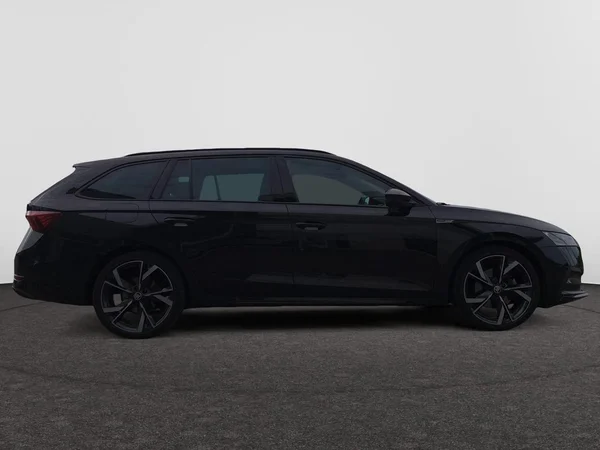 SKODA Octavia Combi Dsl (2025) — foto 3 van 31