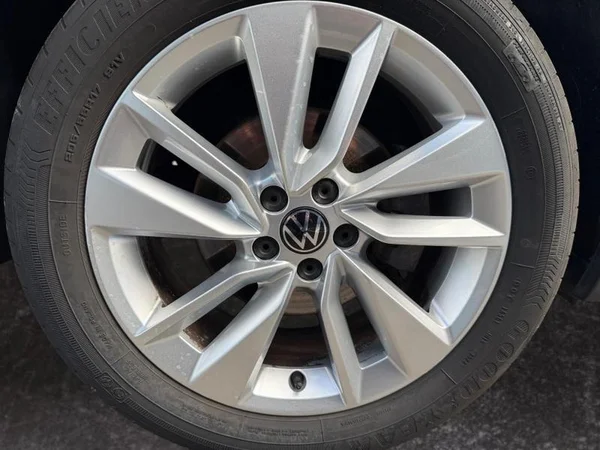 VOLKSWAGEN T-Cross (2025) — foto 18 van 31