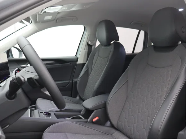 VOLKSWAGEN Tiguan (2026) — foto 3 van 15