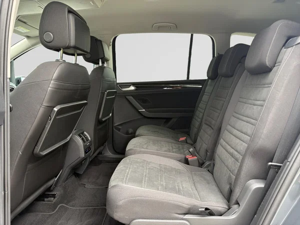 VOLKSWAGEN Touran (2025) — foto 10 van 24