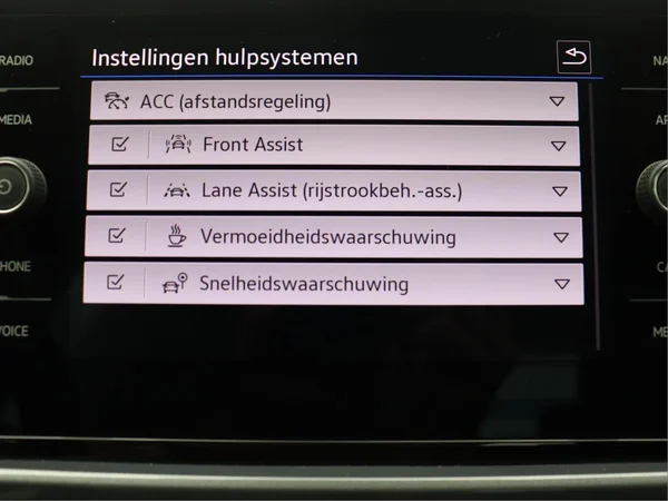 VOLKSWAGEN T-Roc (2025) — foto 3 van 15