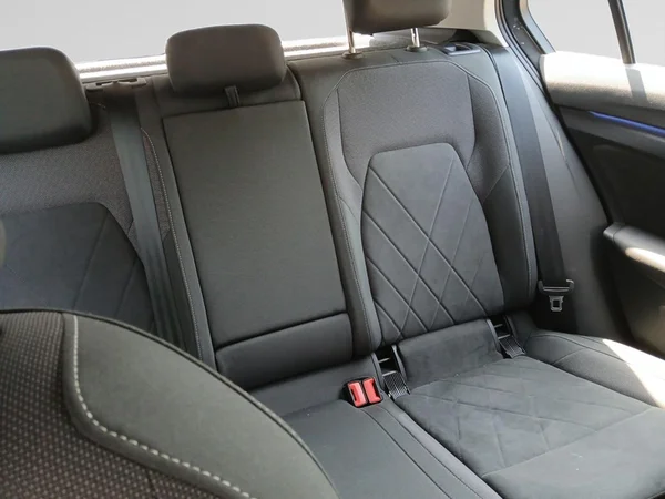 VOLKSWAGEN Golf VIII (2025) — foto 4 van 14