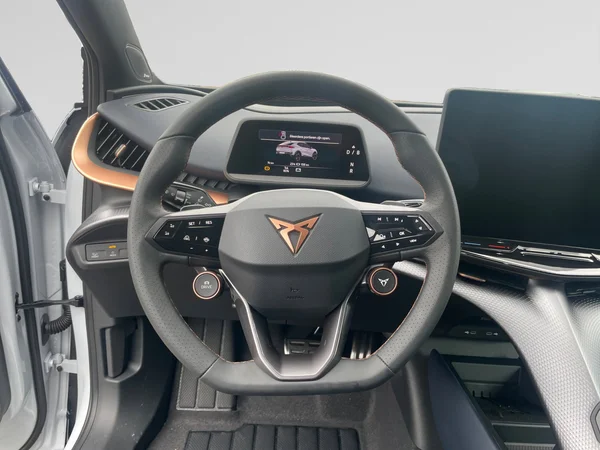 CUPRA Tavascan (2024) — foto 2 van 20