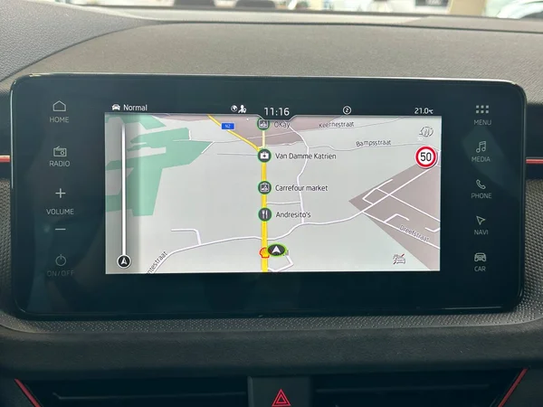 SKODA Scala (2024) — foto 6 van 19