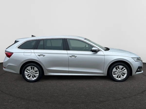 SKODA Octavia Combi (2022) — foto 23 van 24