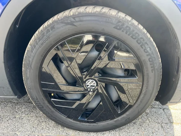 VOLKSWAGEN ID.4 (2023) — foto 16 van 24