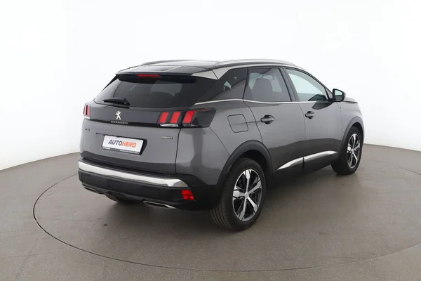 Peugeot 3008 (2018) — foto 12 van 16