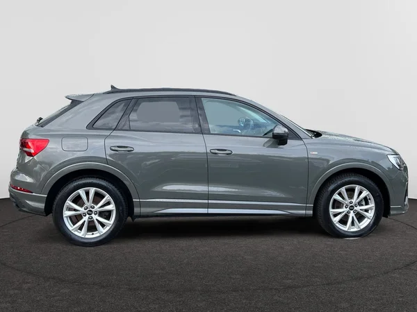 AUDI Q3 (2025) — foto 3 van 24