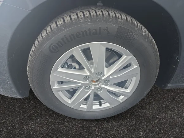 VOLKSWAGEN Touran (2026) — foto 11 van 24