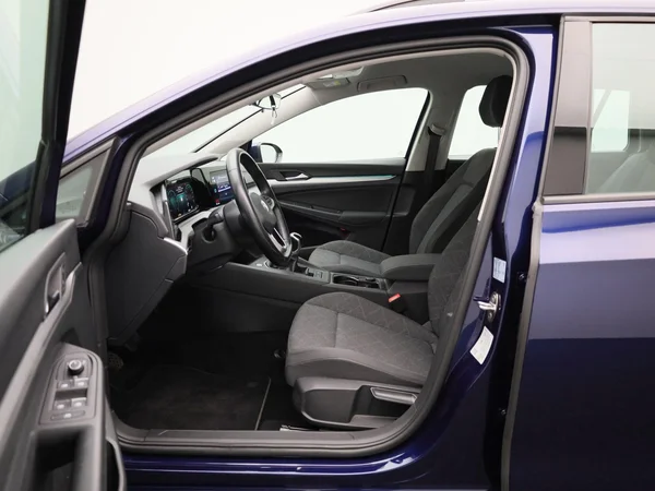 Volkswagen Golf (2021) — foto 3 van 43