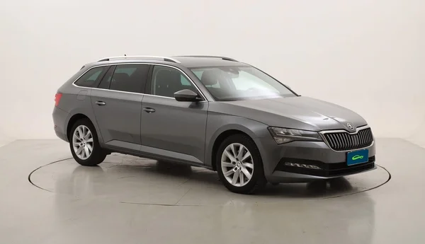 Skoda Superb SW (2022) — foto 22 van 24