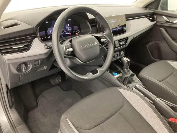 SKODA Scala (2025) — foto 2 van 34