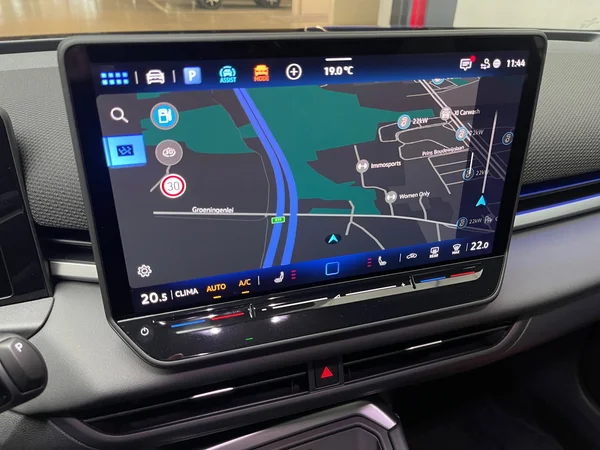 VOLKSWAGEN T-Roc (2025) — foto 2 van 12