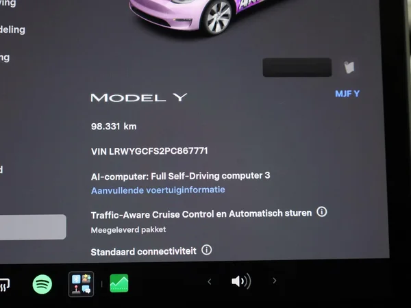 Tesla Model Y (2023) — foto 16 van 43