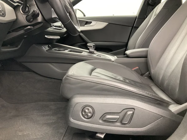 AUDI A4 Avant (2023) — foto 29 van 36